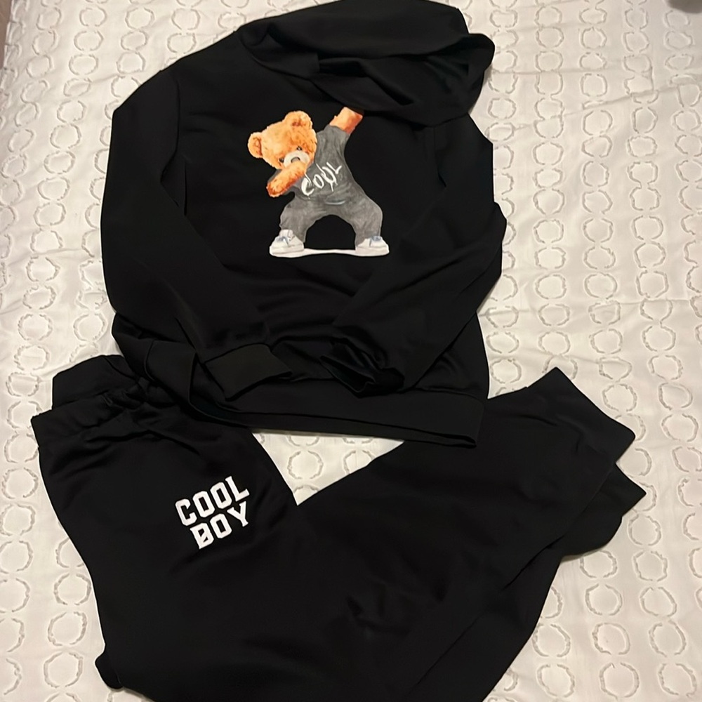 Boys black set (pullover hoodie and sweats) size 11/12